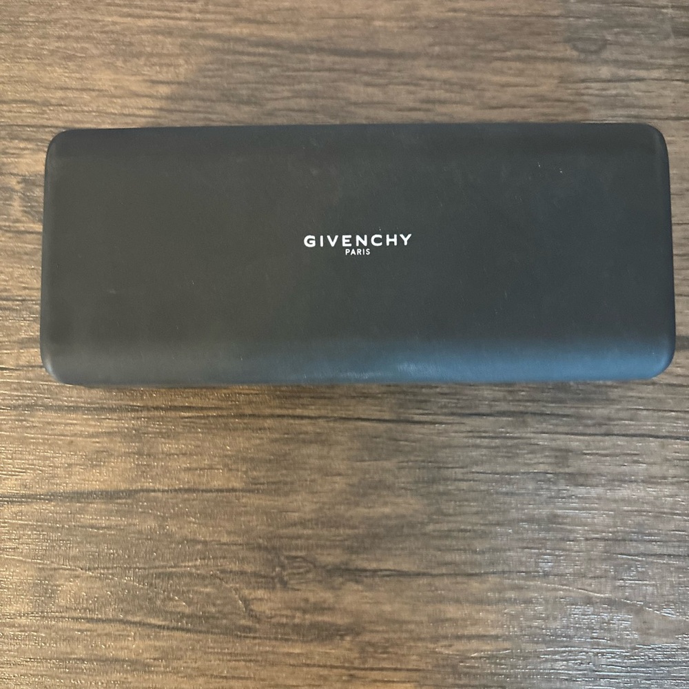 Givenchy sunglasses - Picture 10 of 10